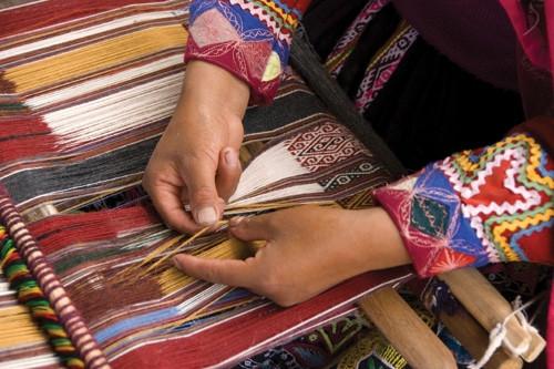 Woolworks Curriculum Guide Grades 3-8 Lesson 8: World Weaving